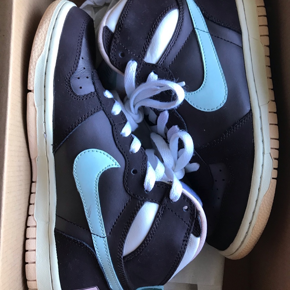 Big Nike Girls Sneakers